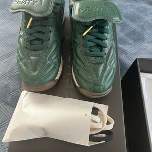 Puma AVANTI L FENTY WNS Box Label - Dark Myrtle
